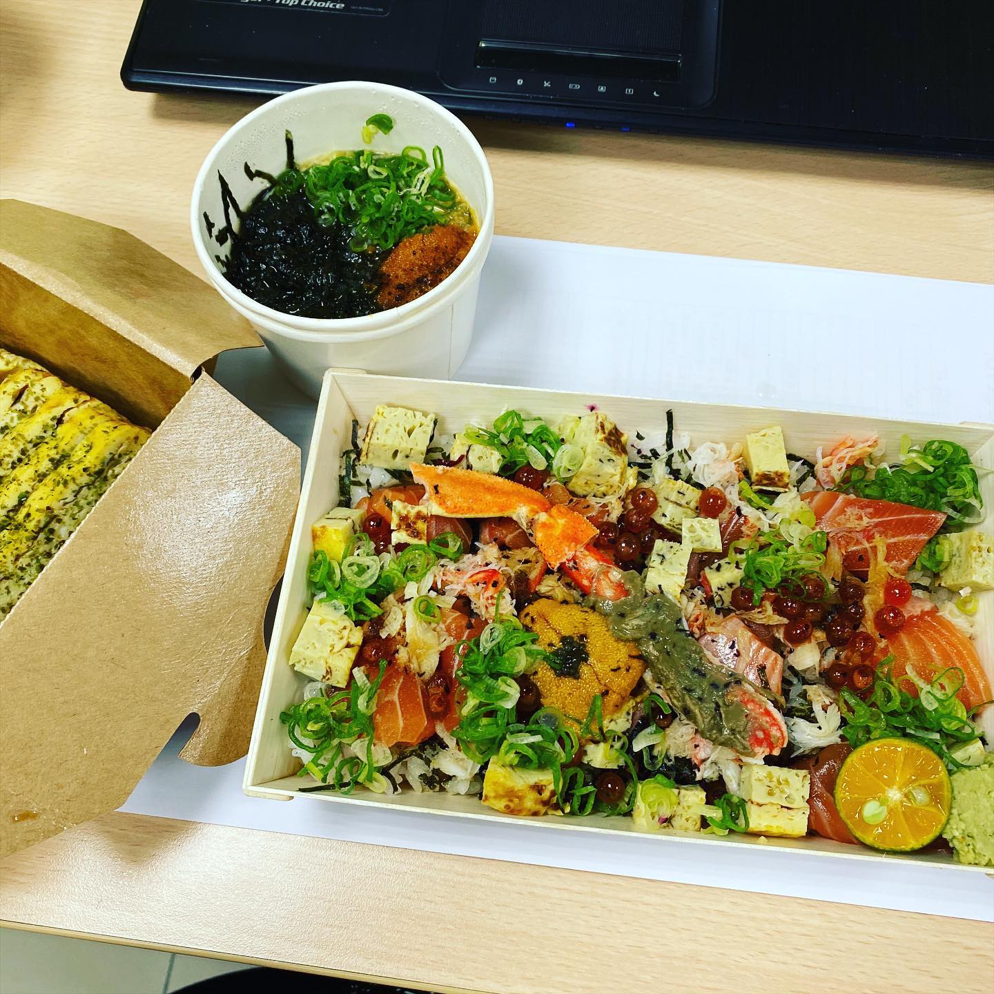 生日餐...遵守防疫政策#瞞著爹 #瞞著爹丼飯 #散壽司 #玉子燒 #uni #taipei #taiwan